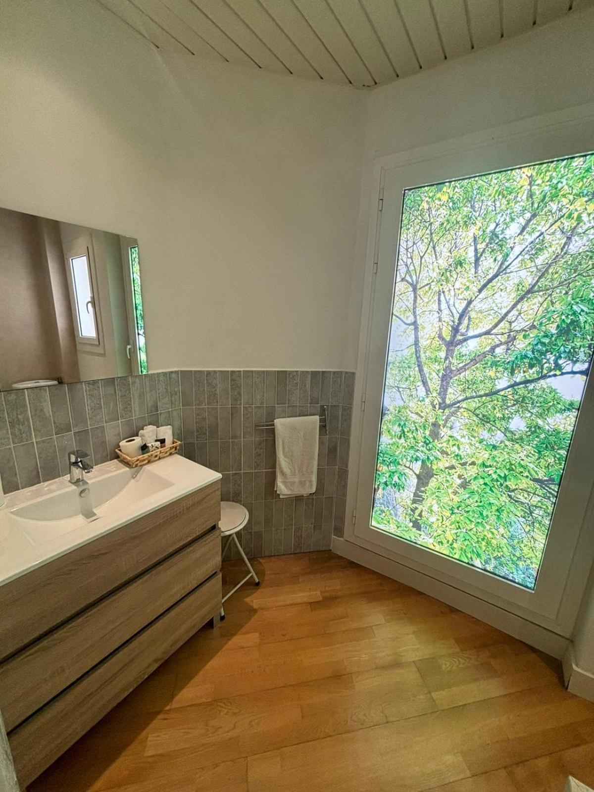 Apartment Spacious & Comfortable Flat In Centric Eixample Barcelona